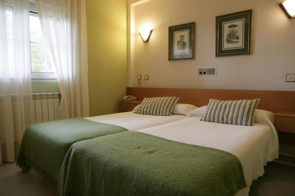 Hotel Azpiazu กูดีเยโร ภายนอก รูปภาพ