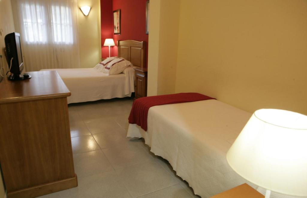 Hotel Azpiazu กูดีเยโร ภายนอก รูปภาพ