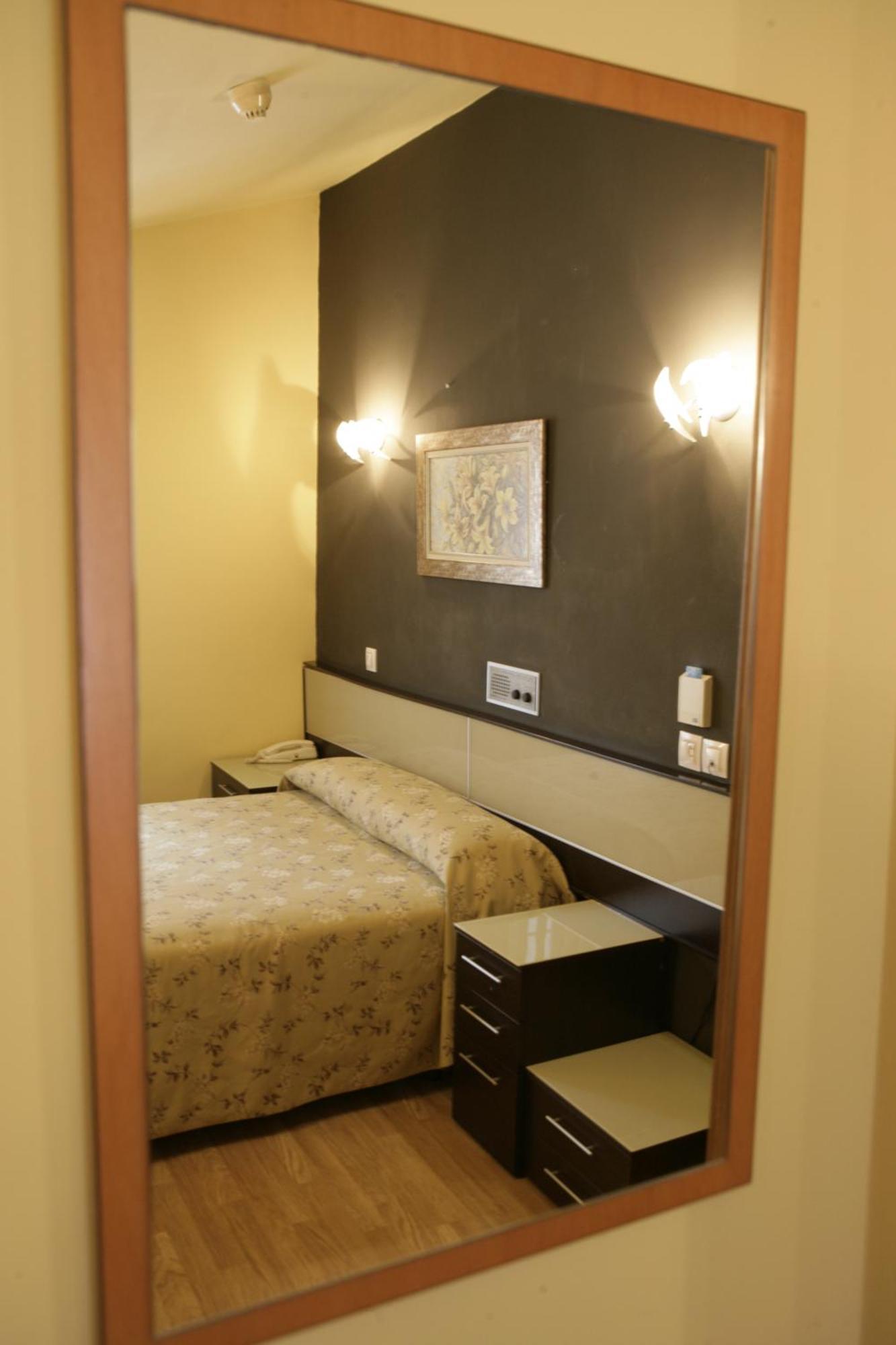 Hotel Azpiazu กูดีเยโร ภายนอก รูปภาพ