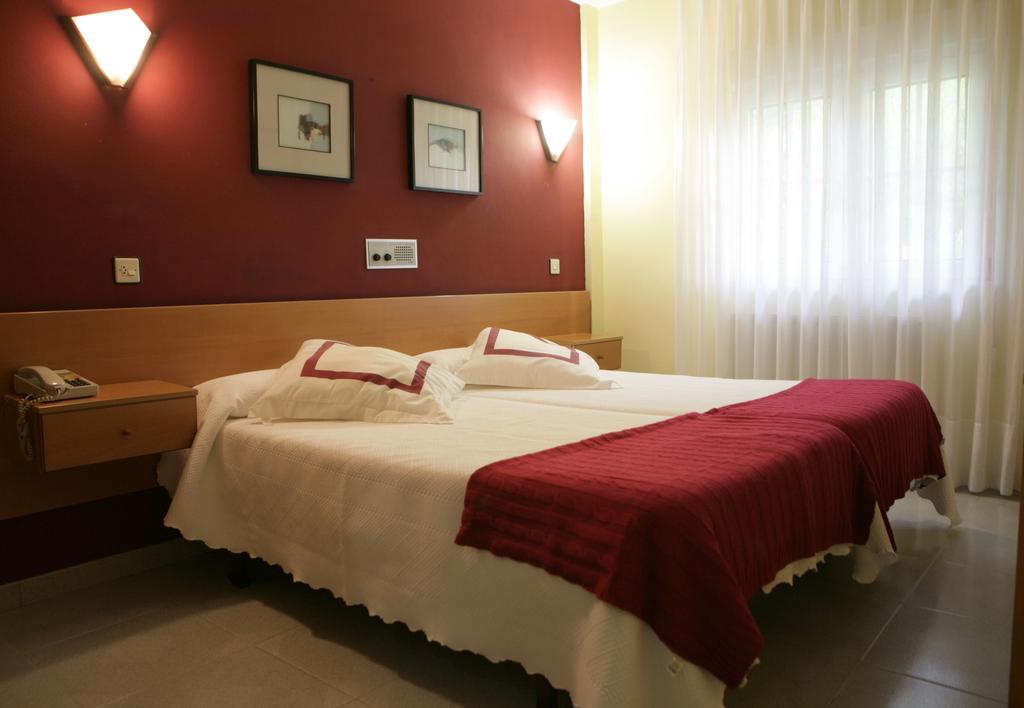 Hotel Azpiazu กูดีเยโร ภายนอก รูปภาพ